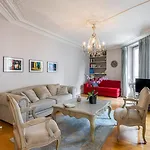 GuestReady - Séjour vintage dans le 8e arr.