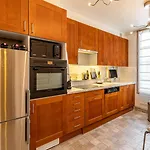 GuestReady - Séjour vintage dans le 8e arr.